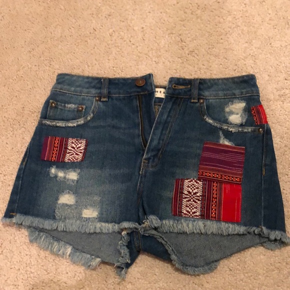 Bullhead (Pacsun) Denim Tribal Mom Shorts Size 3 - Picture 1 of 3